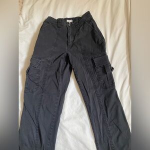 Very cute cargo black pants!